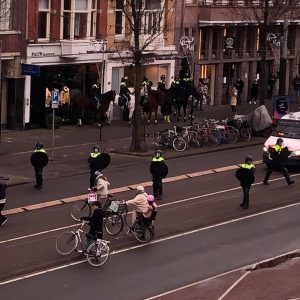 Amsterdam - antyrządowe protesty