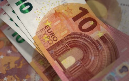 10 euro brutto – ile to netto? Poznaj stawki brutto/netto w Holandii