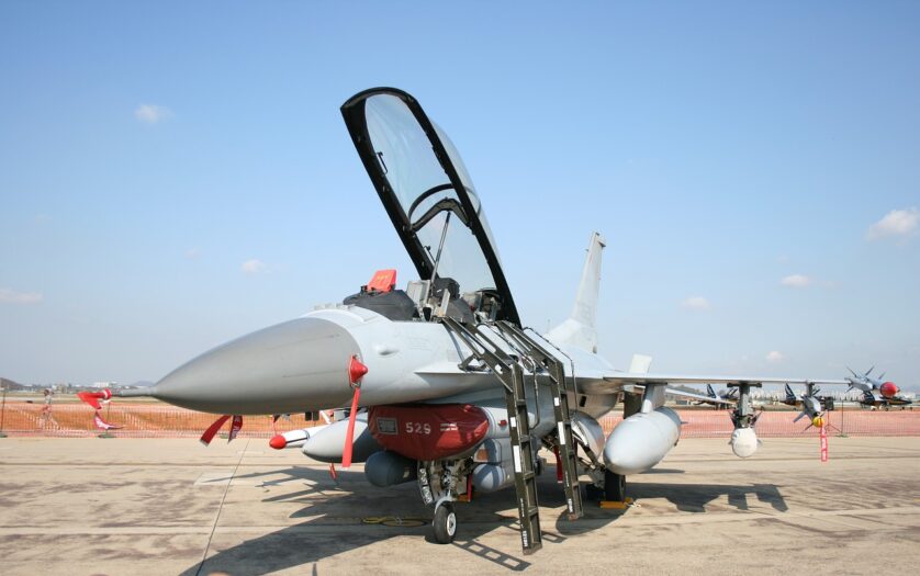 Holenderskie i duńskie F-16 trafią na front