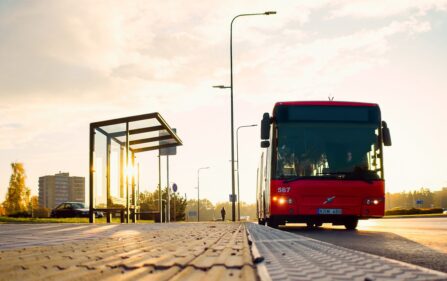 Mężczyzna z bombą w holenderskim autobusie?