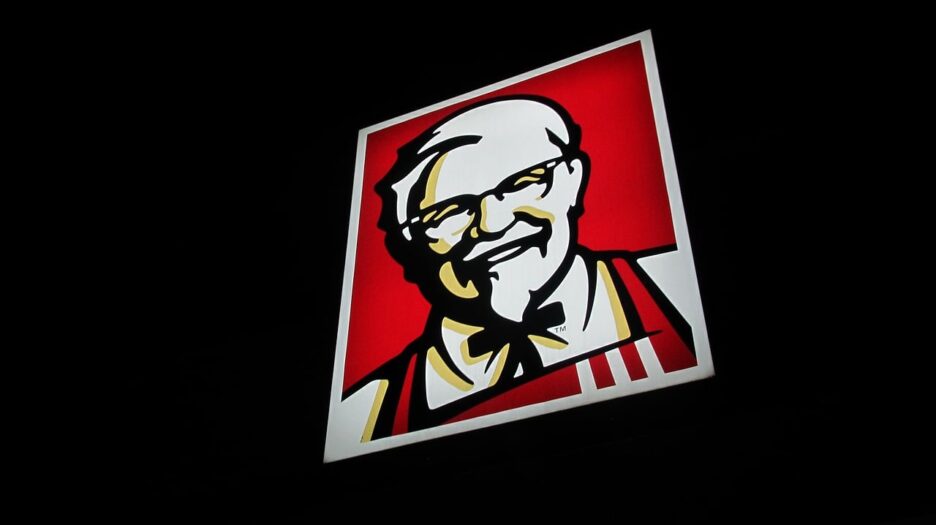 Dźwig stanął dęba, czy wypadek pod KFC w Enschede