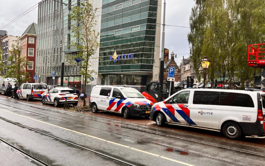 Policja w Holandii coraz częściej używa przemocy