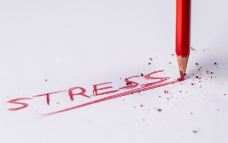 Stres i strach powodują coraz więcej absencji w pracy