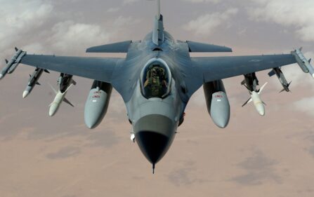 Ostatni holenderski F-16 leci na Ukrainę