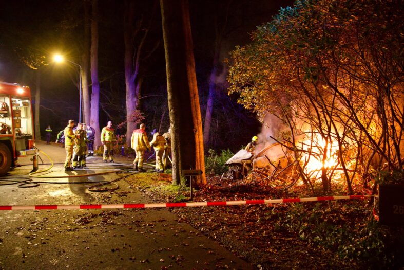 Auto w płomieniach. Dwie osoby nie żyją.