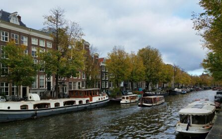 Ciało znalezione w wodzie przy Hobbemakade w Amsterdamie